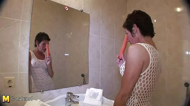 დამცირება transvestite სილამაზის, გოგონები სპერმის ამონთხვევა, პირში აღება 4 You (2014))